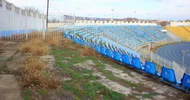Stire din Politică-Administrație : Primăria Constanța vrea să pună mâna pe stadionul Farul. Va putea fi salvat complexul sportiv de la ruină?