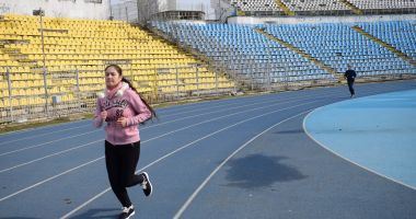GALERIE FOTO / O candidată s-a prăbușit pe pistă, în timpul probei sportive pentru angajarea în Poliția Locală - 3