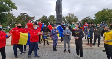 Galerie foto. Ștafeta Veteranilor a ajuns la Constanța, în parcul de la primărie - 3