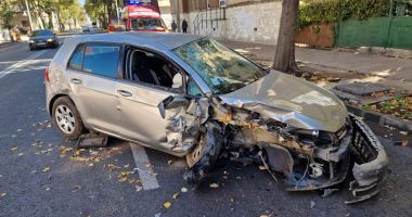 UPDATE Un șofer neatent a produs un accident mai puțin obișnuit pe bulevardul Ferdinand. Șoferul era băut - 2