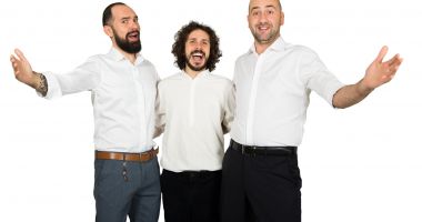 Stire din Cultură-Educație : Stand-up cu Teo, Vio și Costel, la Casa de Cultură