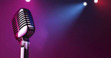 Stire din Cultură-Educație : Stand up comedy, la Harlequin