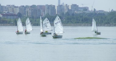 Stire din Sport : Start al Europenelor de yachting Zoom 8
