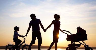 Stire din Social : Se dă startul programelor Student Invest și Family Start! Câți bani se pot obține