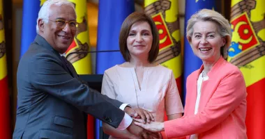 Statele UE au convenit deschiderea primului cluster de negocieri de aderare cu Ucraina și Republica Moldova