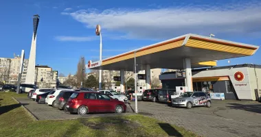 Stire din Economie : Oficial de la Rompetrol despre situația stațiilor de carburanți din Constanța