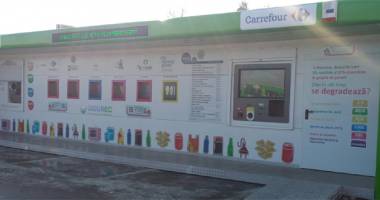 Stație inteligentă de colectare selectivă a deșeurilor