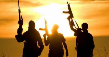 Stire din Actualitate : Statul Islamic RIPOSTEAZĂ! A incendiat câmpul petrolifer de la est de orașul Tikrit