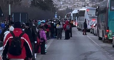 Stire din Social : Ofertele promovate pe TikTok au atras zeci de mii de turiști într-o stațiune montană. Sute de autobuze au paralizat drumurile