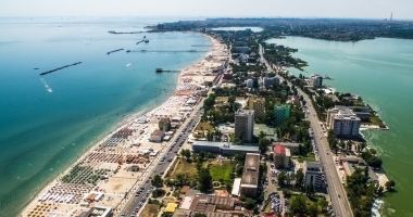 Stire din Social : Au crescut rezervările pentru sejururi în Mamaia. Unele hoteluri au deja  100% grad de ocupare