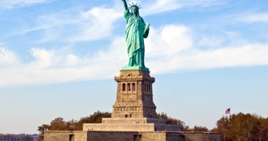 Stire din Actualitate : Statuia Libertății  din New York  s-a redeschis  pentru turiști