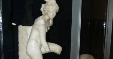 Stire din Cultură-Educație : Statuia „Venus din Tomis” poate fi admirată la Muzeul de Istorie Constanța