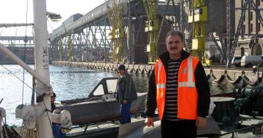 Stire din Economie : Statul trebuie să-i apere pe navigatori de rechinii din shipping!
