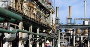 Stire din Economie : Statul român vinde un pachet de acțiuni de la Rompetrol Rafinare Constanța