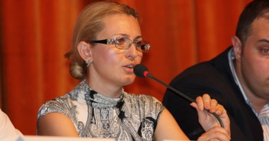 Stire din Politică-Administrație : CCL-ul Mariei Stavrositu, transformat în "golăneală politică"