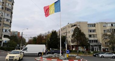 Stire din Social : Steagurile tricolore vor flutura în mai multe intersecții ale Constanței