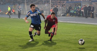 Stire din Sport : FC Viitorul, victorie 5-2 cu Steaua. Reghecampf: "Din vară nu voi mai rămâne la Steaua, eu nu fac jocuri de culise"
