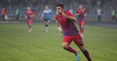 Stire din Sport : Fotbal / Raul Rusescu, aproape transferat la Sevilla ! Vezi ce sumă plătesc spaniolii Stelei