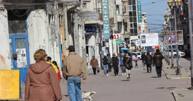 Mamaia se pregătește de sărbătoare, în Constanța este jale - 8