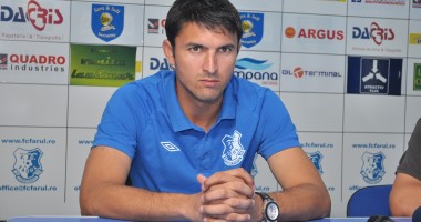 Stire din Sport : Fotbal, FC Farul / Ce spune Ciobanu despre apărarea Săgeții?