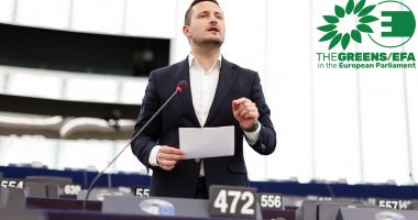 Stire din Politică-Administrație : Eurodeputatul verde Nicu Ștefănuță: Victorie uriașă pentru protejarea pădurilor!