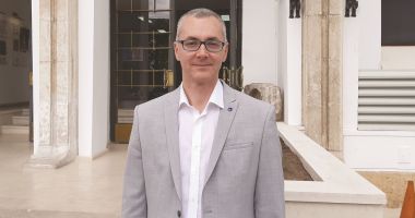 Stire din Politică-Administrație : La plajă doar cu șezlong? "Este o măsură discriminatorie!"