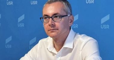 Stire din Politică-Administrație : Stelian Ion, atac la adresa preşedintelui Klaus Iohannis. „Lăsaţi-vă de reforme!”