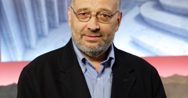 Stire din Cultură-Educație : Stelian Tănase, avizat favorabil ca director interimar al TVR de Comisiile de cultură din Parlament