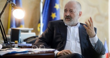 Stire din Politică-Administrație : Președintele TVR, Stelian Tănase, chemat în Parlament după acuzele la adresa PSD