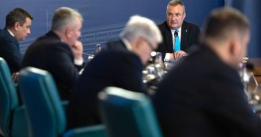 Stire din Politică-Administrație : Stenograme incendiare din şedinţa PNL: "AM AJUNS OSPĂTARII PSD!"