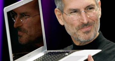 Stire din Actualitate : Povestea incredibilă a vieții lui Steve Jobs