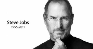 Stire din Cultură-Educație : Biografia lui Steve Jobs va deveni film. Vezi cine deține drepturile de ecranizare