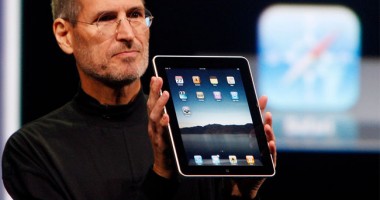 Stire din Economie : Apple lansează un iPad3 în onoarea lui Steve Jobs
