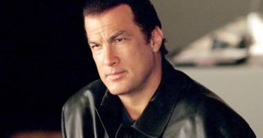 Stire din Cultură-Educație : Steven Seagal, "eroul" unei familii nevoiașe din Constanța