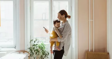 Stire din Social : Aproape 1.000 de părinți beneficiază de sprijin financiar pentru revenirea la muncă