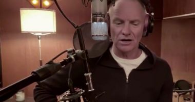 Stire din Actualitate : Sting, mesaj emoționant de susținere pentru Ucraina. "Rareori am cântat această melodie. Nu m-am gândit niciodată că va mai fi relevantă"