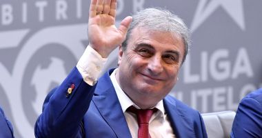 Stire din Sport : Mihai Stoichiţă: „Naționala U19 a scris istorie, dar nu sunt mulțumit”