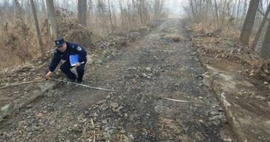 Stire din Social : A furat într-o singură noapte...800 de metri de asfalt de pe drum!