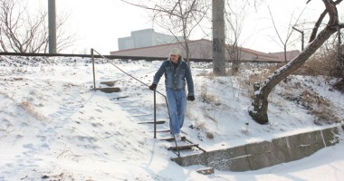 Captivi între șine de tren și prostituate / IMAGINI de pe Strada Albastră - 3