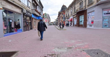 Când va renaște centrul Constanței? Strada Ștefan cel Mare zace în mizerie și indiferență - 7