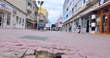 Când va renaște centrul Constanței? Strada Ștefan cel Mare zace în mizerie și indiferență - 9