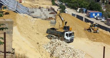 Stire din Social : Coșmarul de pe strada Traian continuă! Șantierul duduie  în casele constănțenilor