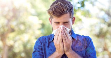 Stire din Sănătate : Strănutul indică, uneori, o afecțiune care necesită tratament