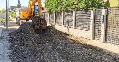 Stire din Social : Atenție, se lucrează! Carosabilul de pe mai multe străzi este reamenajat