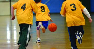 Stire din Sport : Streetplay Schools Battle 3x3 reunește la start 20 de echipe