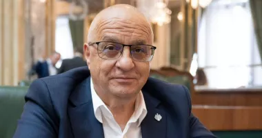 Stire din Politică-Administrație : Senatorul Felix Stroe cere Guvernului reducerea impozitelor și reintroducerea scutirilor fiscale