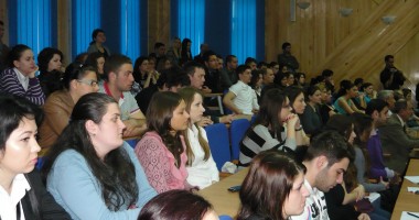 Stire din Social : Astăzi va fi lansat programul de internship-uri și mentorat "Busolă în carieră"