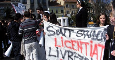Stire din Cultură-Educație : "Legea ați măcelărit,  pe studenți i-ați umilit"
