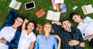 Stire din Cultură-Educație : Studenții sunt sfătuiți să fie calmi și pozitivi