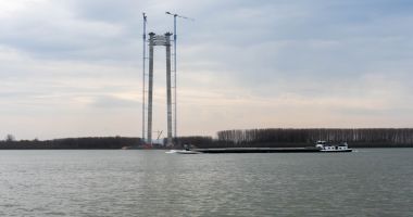 Studenții constructori, în practică la Podul Suspendat de la Brăila